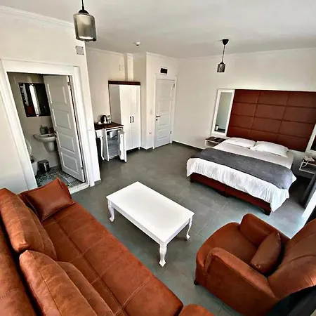 Hotel Lotus *